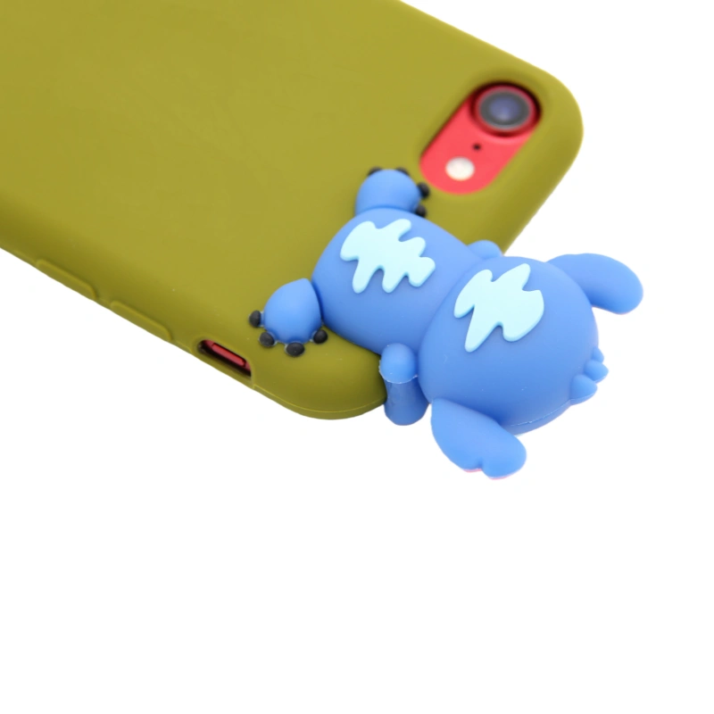 Coque de téléphone en silicone avec breloque en forme de figurine