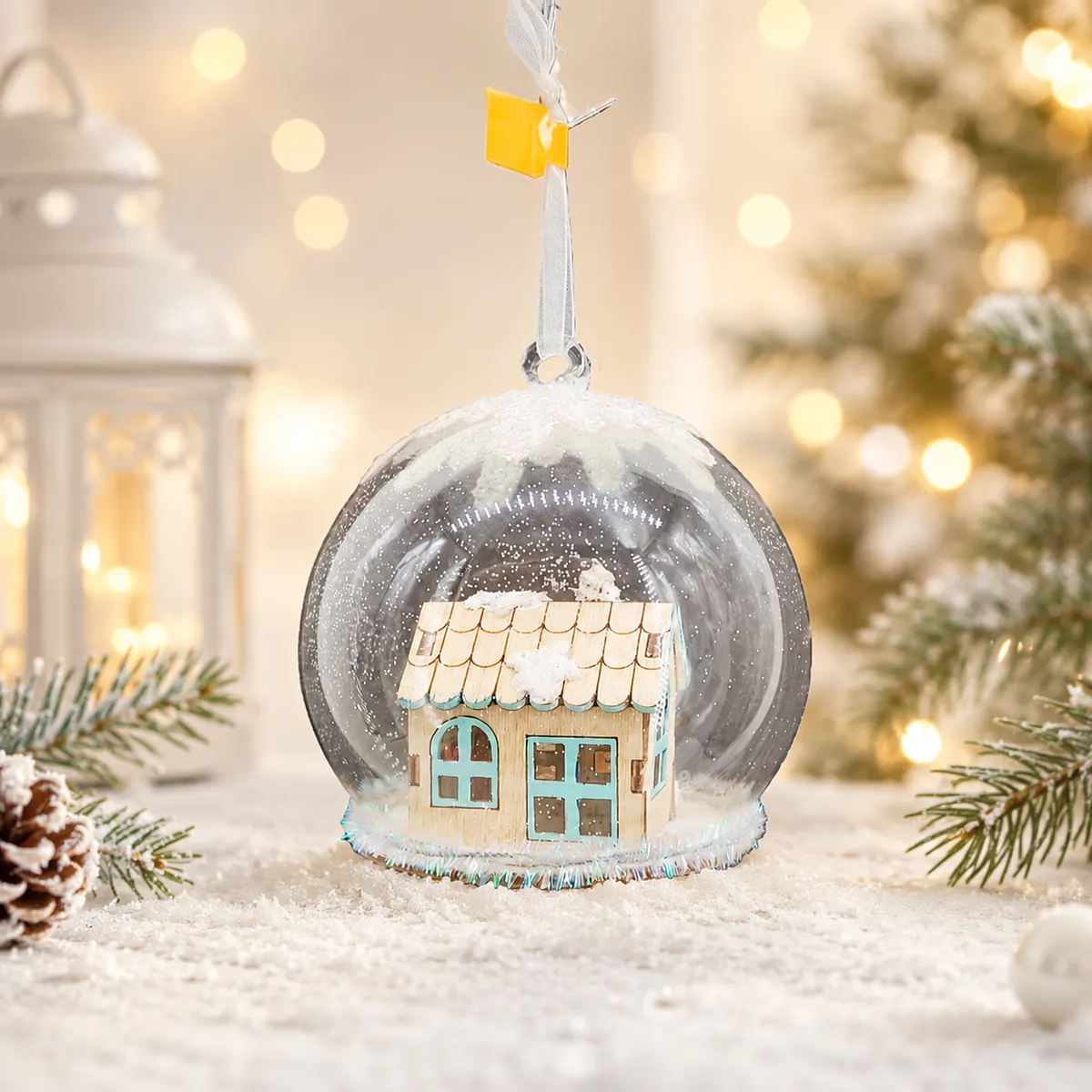 Glass snow globe house ornament winter displays
