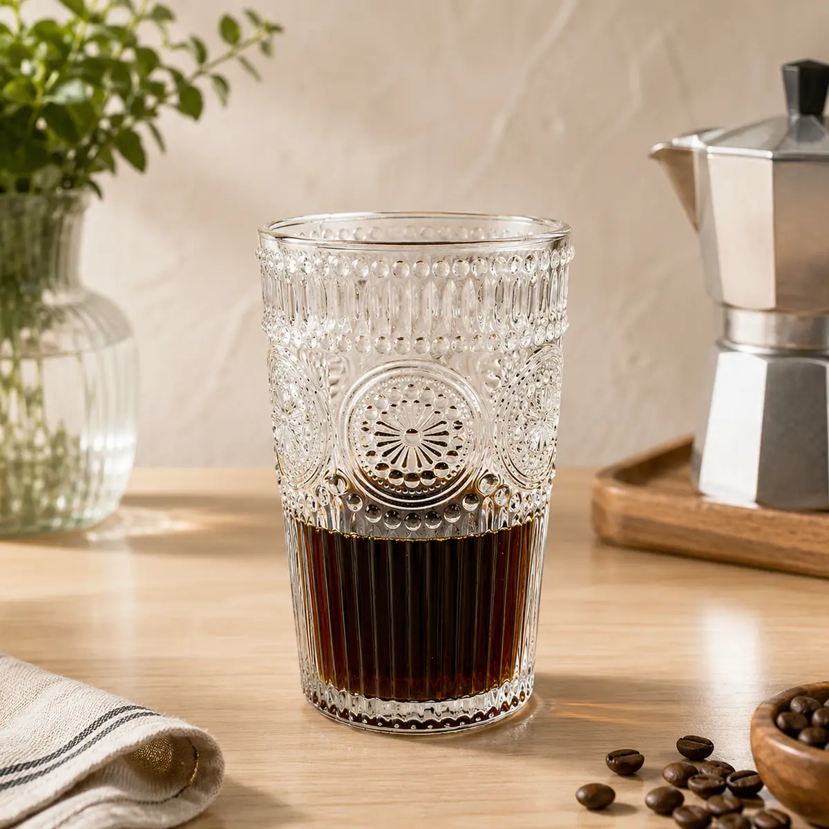 Embossed glass coffee cup for cafe drinkware use