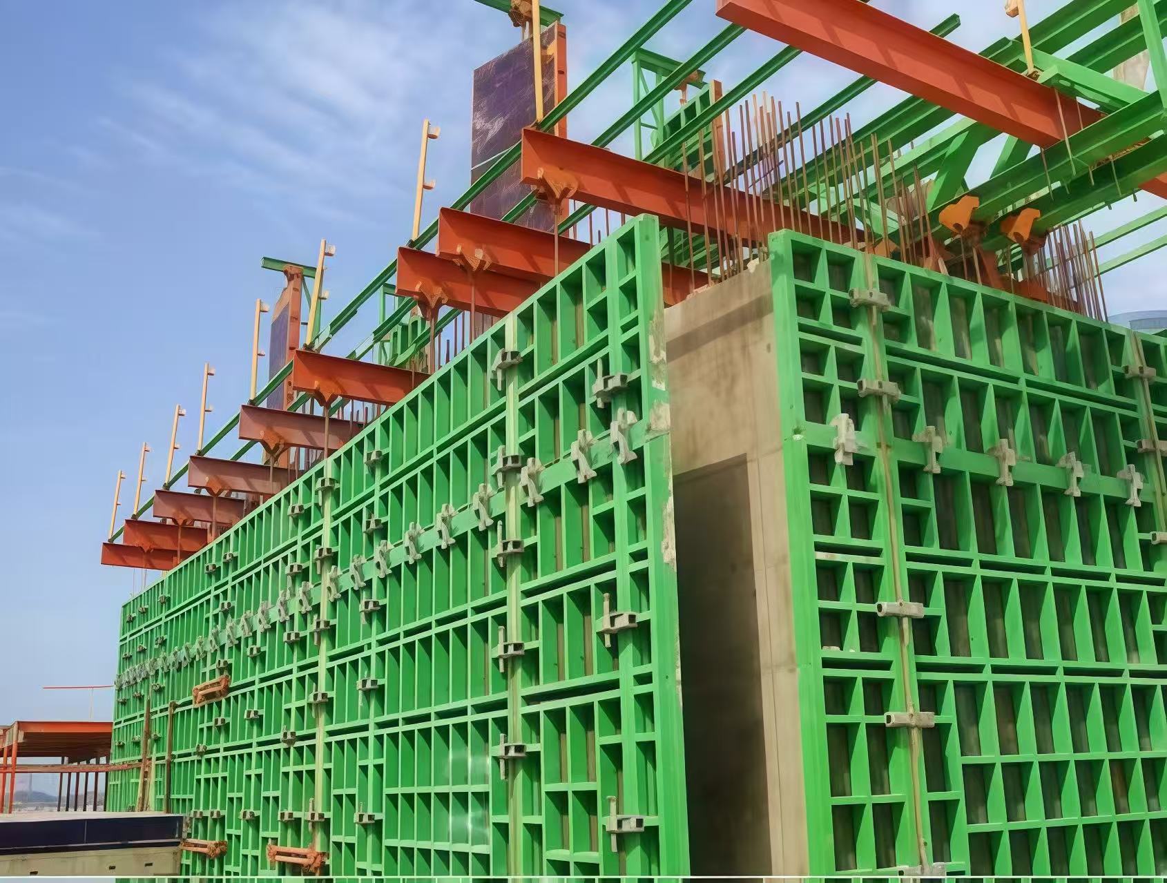 TABLE 120 Series heavy steel wall formwork installed on high-rise construction site.jpg